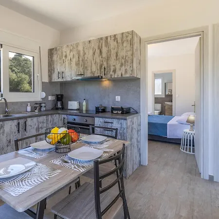 Manos House - Elegant Modern Escape Svoronata