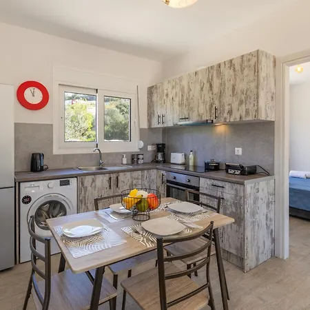 Manos House - Elegant Modern Escape *