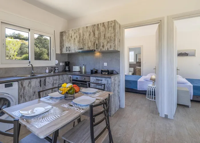 Manos House - Elegant Modern Escape Svoronata