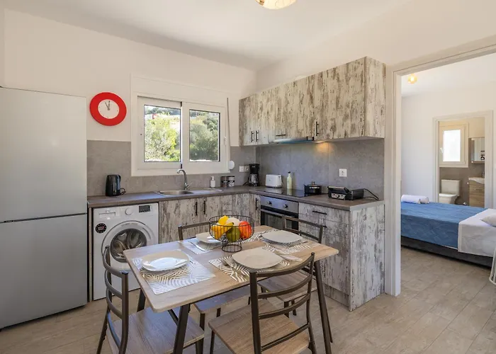 Manos House - Elegant Modern Escape *