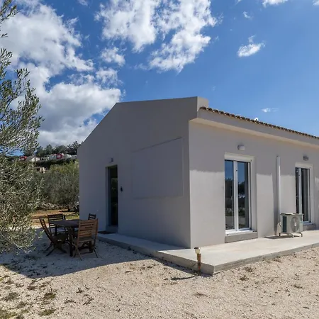 Manos House - Elegant Modern Escape سفوروناتا